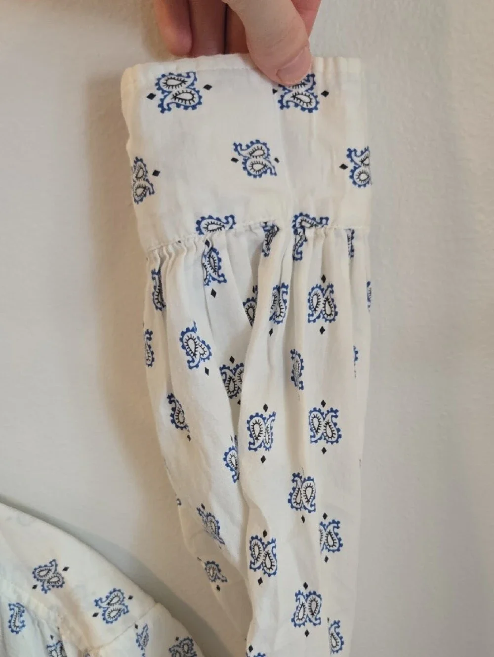 XiRENA White Dress with Blue Paisley Print